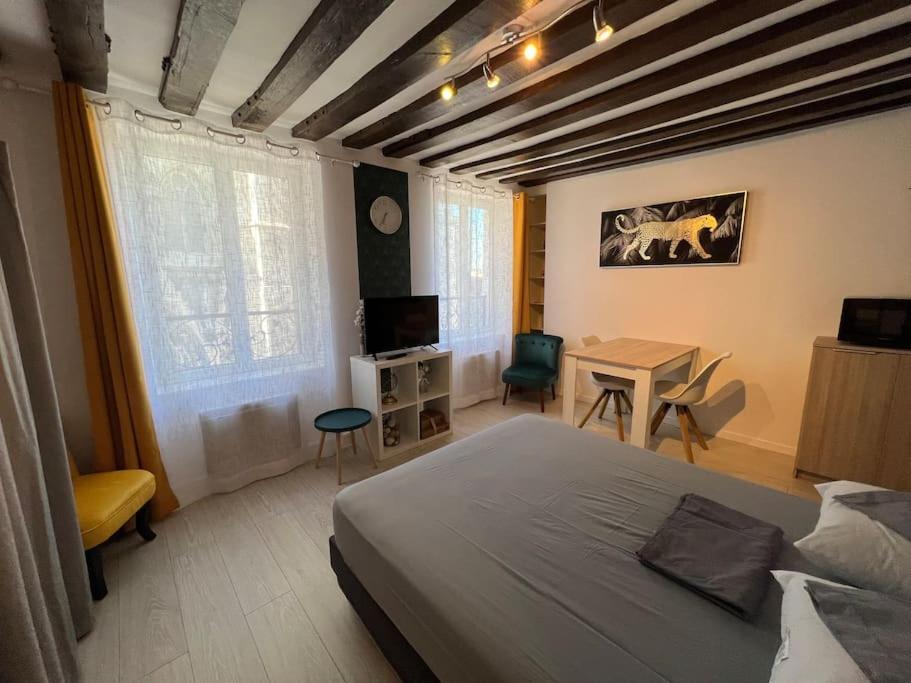Appartement Vue Cathedrale- Centre Ville Meaux-Gare-Disney Exterior photo