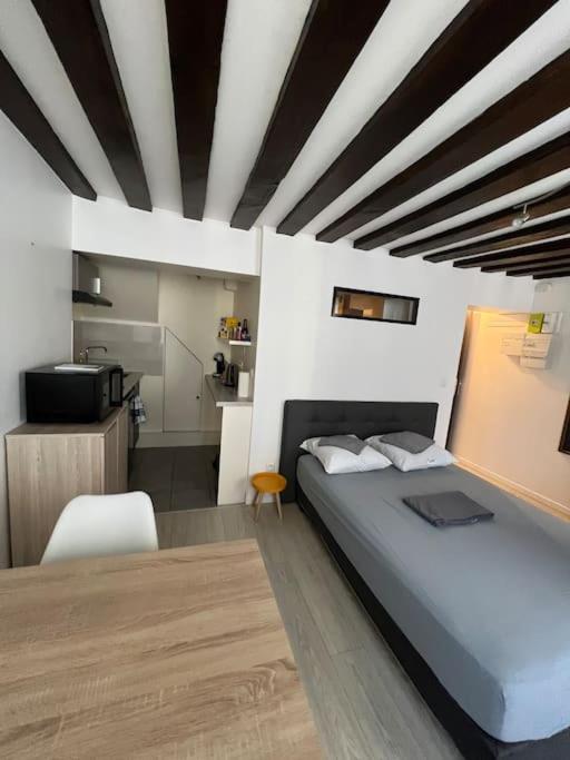 Appartement Vue Cathedrale- Centre Ville Meaux-Gare-Disney Exterior photo