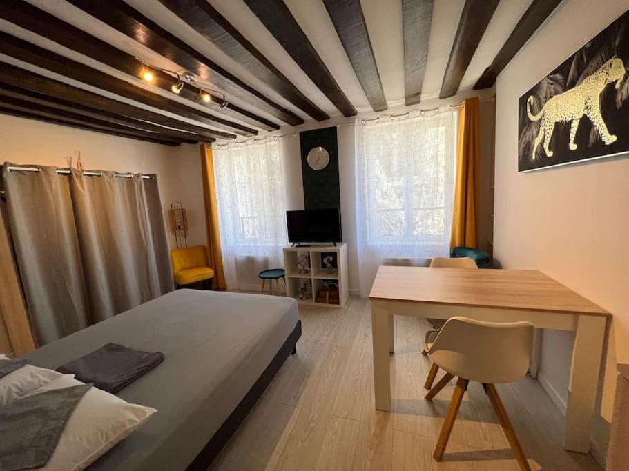 Appartement Vue Cathedrale- Centre Ville Meaux-Gare-Disney Exterior photo